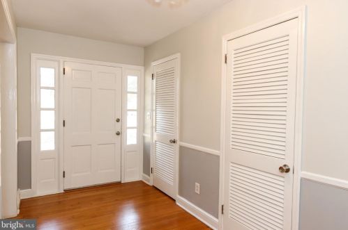 9755 Shore Dr, Seaford, DE 19973-7822