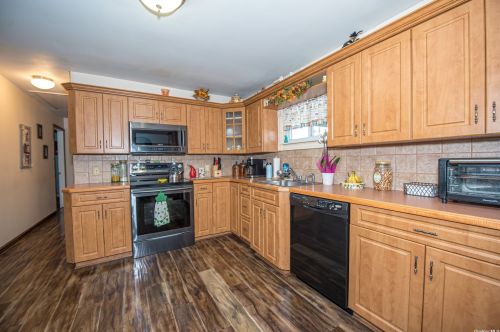 4156 Florence Rd, Bethpage NY  11714-6237 exterior