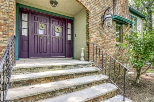 26 Saw Mill Rd, Kinnelon, NJ 07405-3227