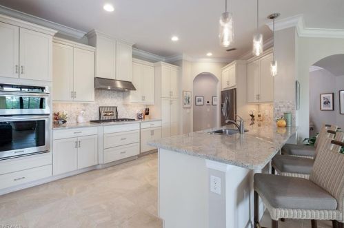 2756 Tiburon Blvd, Naples, FL 34109-3689