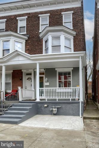 1205 Walnut St, Harrisburg PA  17103-2238 exterior