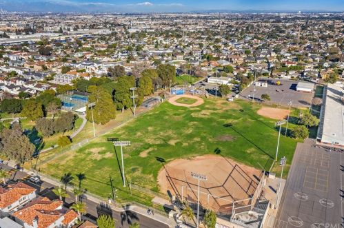 2414 Mathews Ave, Redondo Beach CA  90278-3281 exterior