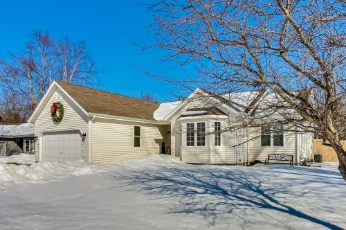 420 Ridge Rd, Walworth, WI 53184-5826