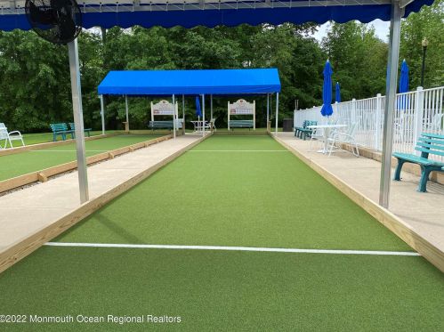 10 Quincy Ct, East Freehold NJ  07728-9251 exterior