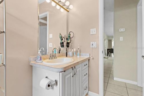 6534 18th Way, Saint Petersburg FL  33702-7146 exterior