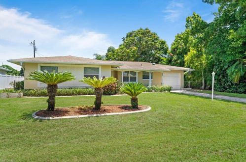 1409 26th Ter, Cape Coral, FL 33904-5733