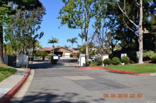 145 Bronze Way, Vista, CA 92083-4435
