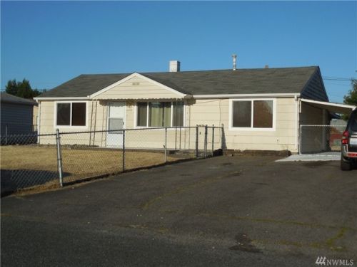 10414 Cronins Dr, Lakewood, WA 98499-3747