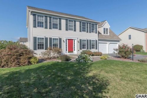 32 Coventry Dr, Carlisle, PA 17015-4525