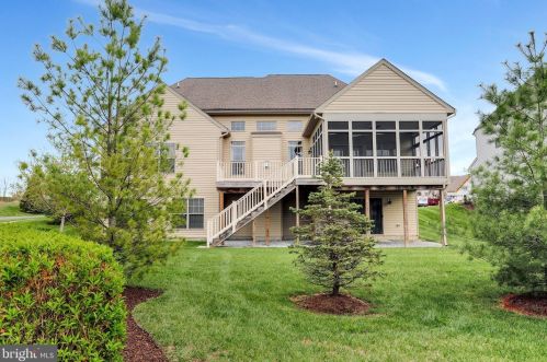 315 Lewis Washington Dr, Charles Town WV  25414-5666 exterior