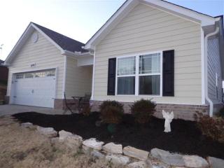 2299 Worker Bee Dr, Columbia, TN 38401-6235