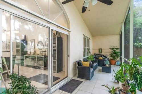 9796 Lemonwood Dr, Boynton Beach FL  33437-5452 exterior