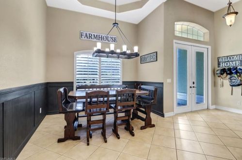 275 22nd St, Naples, FL 34120-9474