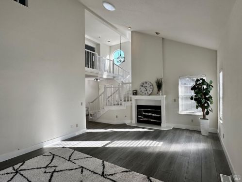 2647 Lago Oaks Dr, Santa Rosa CA  95405-9100 exterior