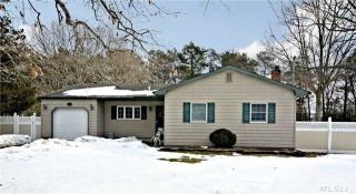 2111 Sycamore Ave, Hauppauge, NY 11779-6549
