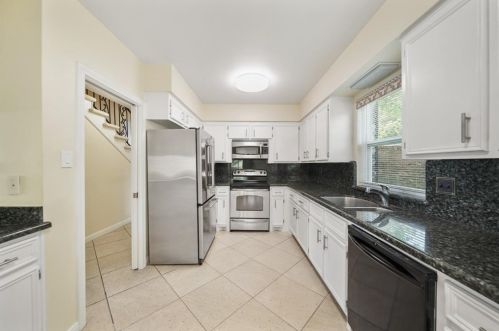 2926 Dominique Dr, Galveston TX 77551-1572 exterior