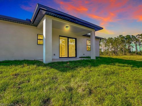 719 Clemwood Ave, Lehigh Acres, FL 33974-9792
