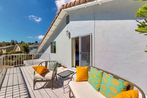 28608 Mount Shasta Dr, Palos Verdes Estates CA  90275-1926 exterior