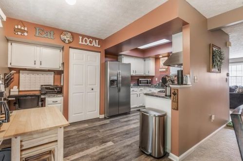 534 Parkridge Ln, Moon Twp, PA 15108-2870