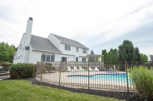 2362 Cross Creek Rd, Macungie PA  18062-9549 exterior