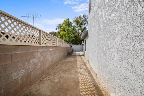 2660 Maryknoll Dr, Colton CA  92324-3712 exterior