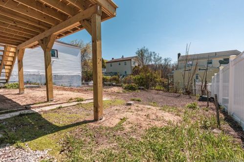 46 Sander St, United States Coast Guard Ac CT  06320-3320 exterior