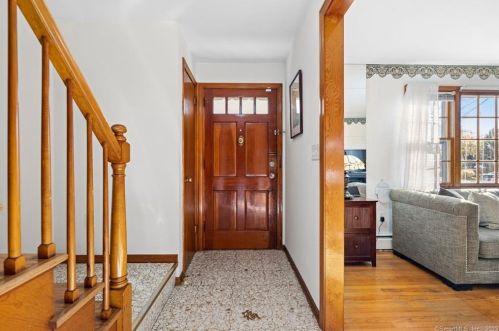 542 Forest St, Hartford CT  06118-2035 exterior