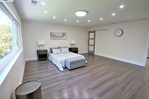 836 47th St, Oakland CA  94608-3202 exterior