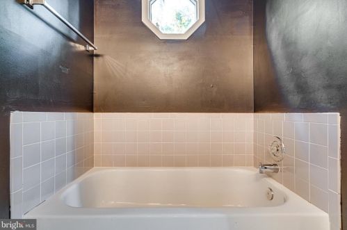 6404 Forest Grove Dr, Fredericksburg VA  22407-6344 exterior