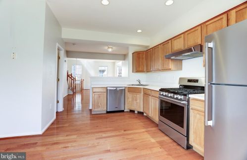 3581 Sherbrooke Cir, Woodbridge VA  22192-7033 exterior