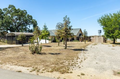 7720 Whispering Trails Pl, Lake Nacimiento, CA 93446-6396