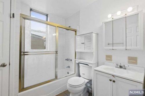 55 Bonn Pl, Union City NJ  07086-6903 exterior