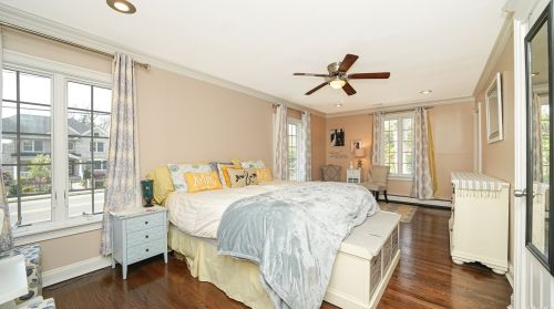 255 Maple St, Islip Manor NY  11751-4801 exterior