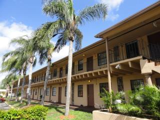 6051 Arthur St, Hollywood FL  33024-6084 exterior