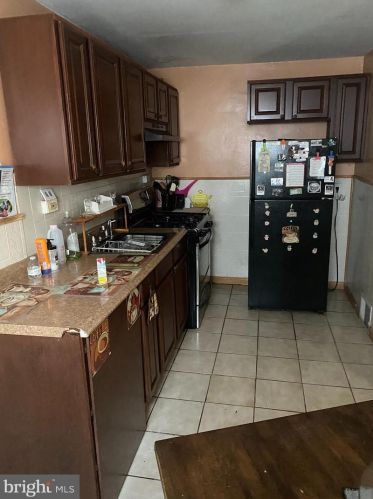 614 34th St, Camden, NJ 08105-1610