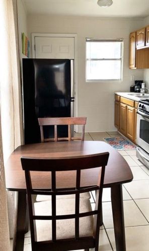 1704 Cedar Ave, Austin TX  78702-1428 exterior