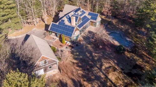 63 Purtill St, South Glastonbury, CT 06073-2504