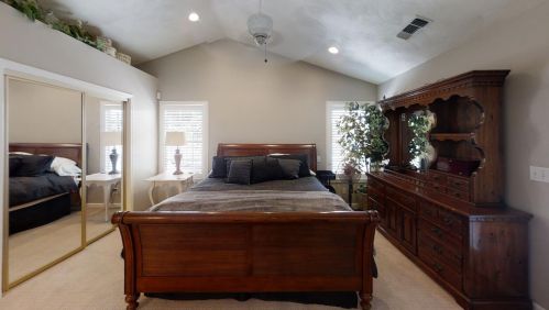 3960 Michelle Lynn Ct, Turlock CA  95382-8518 exterior