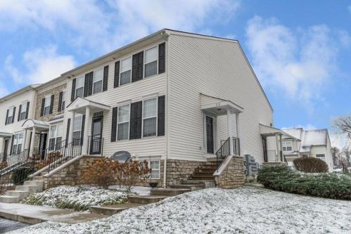 212 Oxford Oak Dr, Blacklick OH  43004-8457 exterior