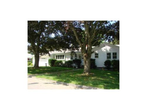 15 Bayview Ave, Tiverton RI  02878-2002 exterior