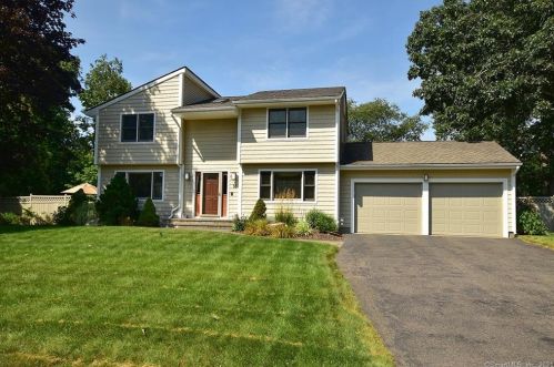 16 Patriot Ln, Manchester, CT 06040-5538