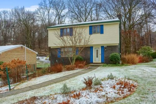 108 Wyngate Rd, Moon Twp, PA 15108-1029