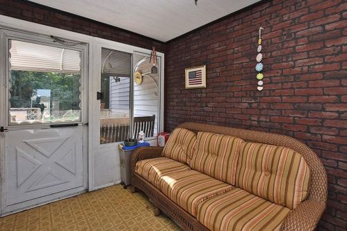 11 Palm Blvd, Warwick, RI 02888-1812