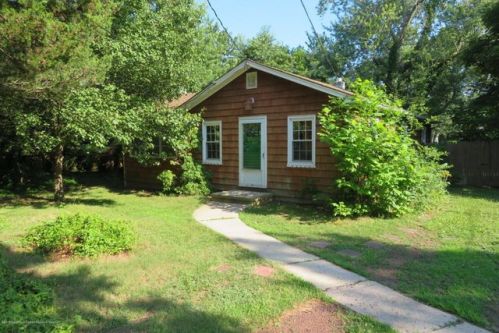 110 Hilltop Dr, Bricktown, NJ 08724-1314