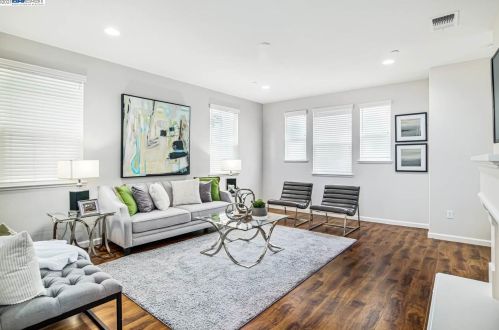 7056 Mariposa Ln, Pleasanton CA  94568-2569 exterior