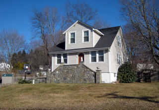 74 Cottage Rd, Kent Lakes, NY 10512-6543