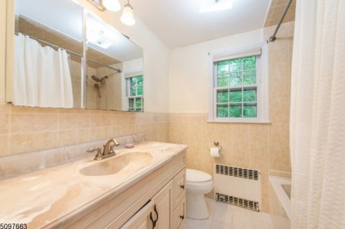 66 Ravine Ave, Nutley NJ  07110-2934 exterior