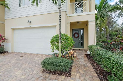 1012 Piccadilly St, West Palm Beach, FL 33418-3433