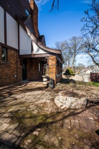 6341 Hamilton Ave, Cincinnati OH 45224-2011 exterior