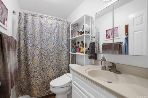 621 Horne St, Oceanside CA  92054-2418 exterior